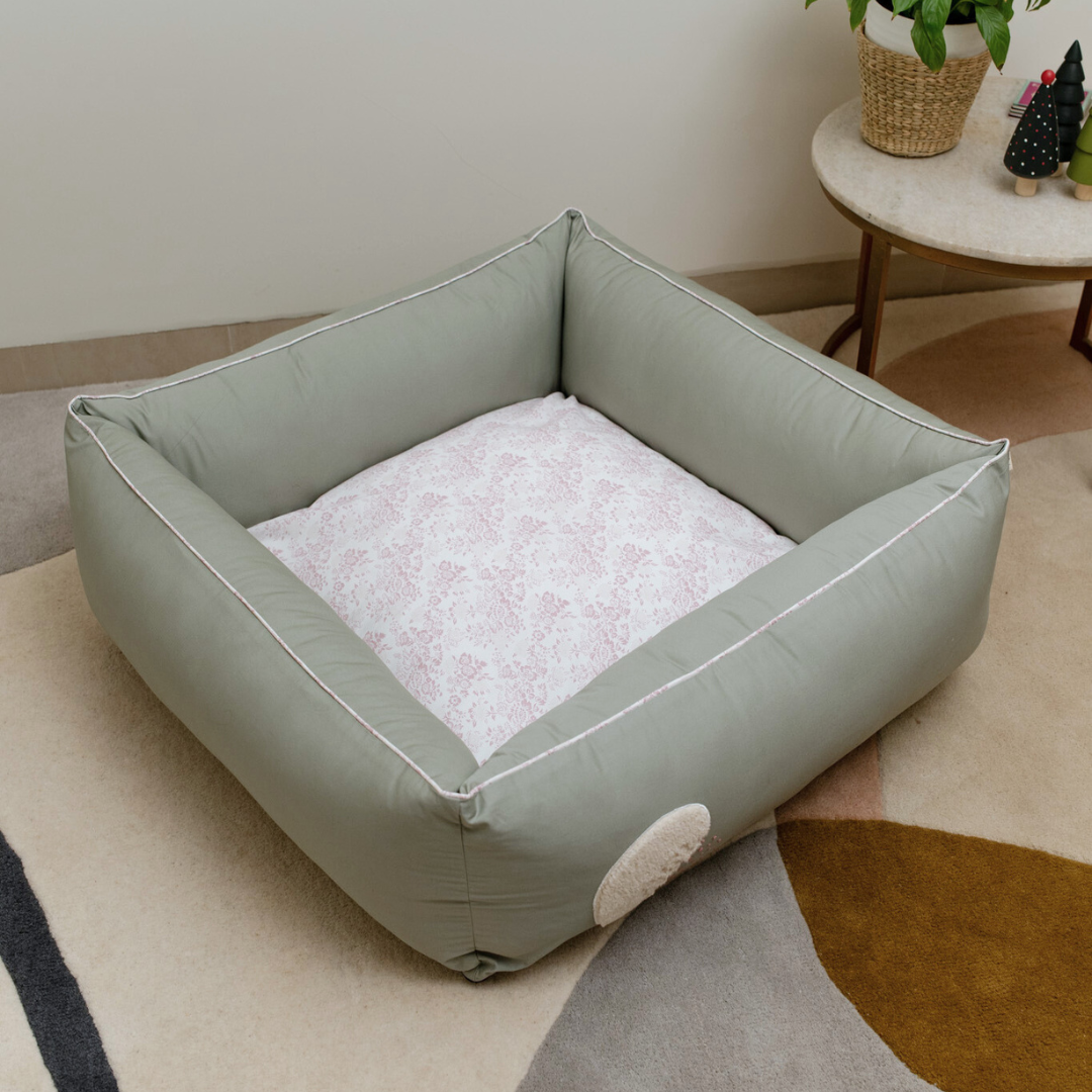 PoochMate OAK BOHO Mint & Ivory Cotton Dog Bed : Cloud & Raindrops